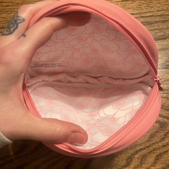 High end make up/travel bags - Picture 3 of 10